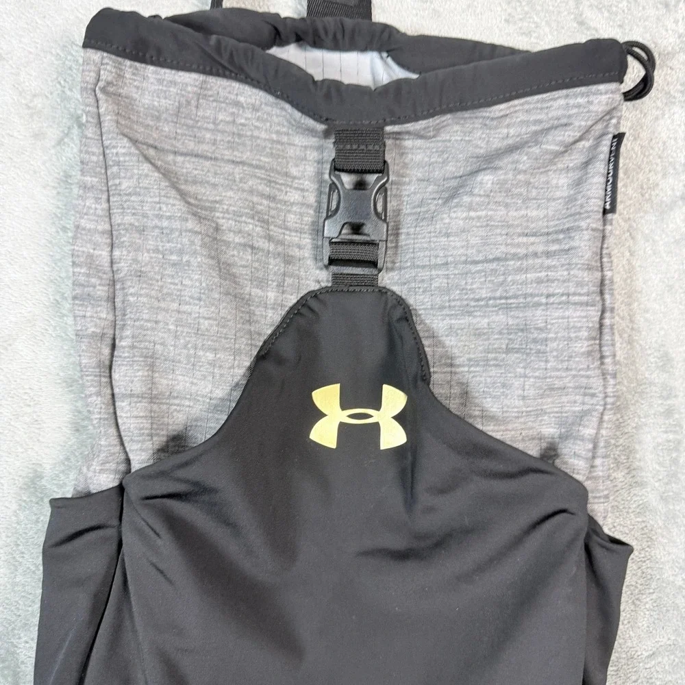 Under Armour Unisex OSFA Sling Bag Grey Black Armourvent Buckle Crossbody